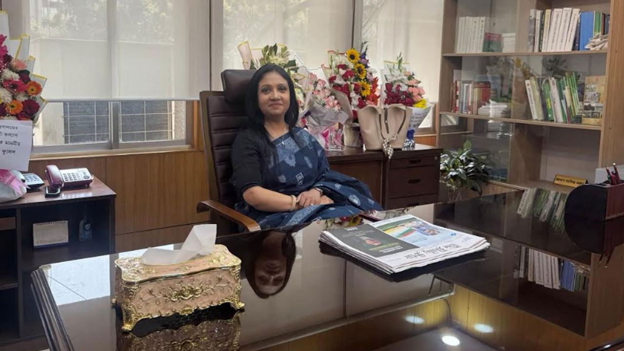 প্রতিমন্ত্রী হয়ে প্রথমবার নাটোরে ফারজানা শারমিন পুতুল