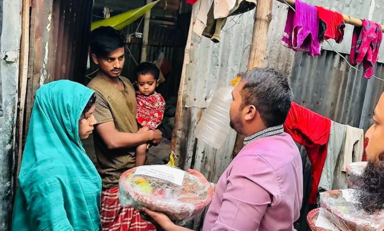 তারেক রহমানের পক্ষে ঢাকা-১৭ আসনের ভাসানটেকে ইফতার সামগ্রী বিতরণ