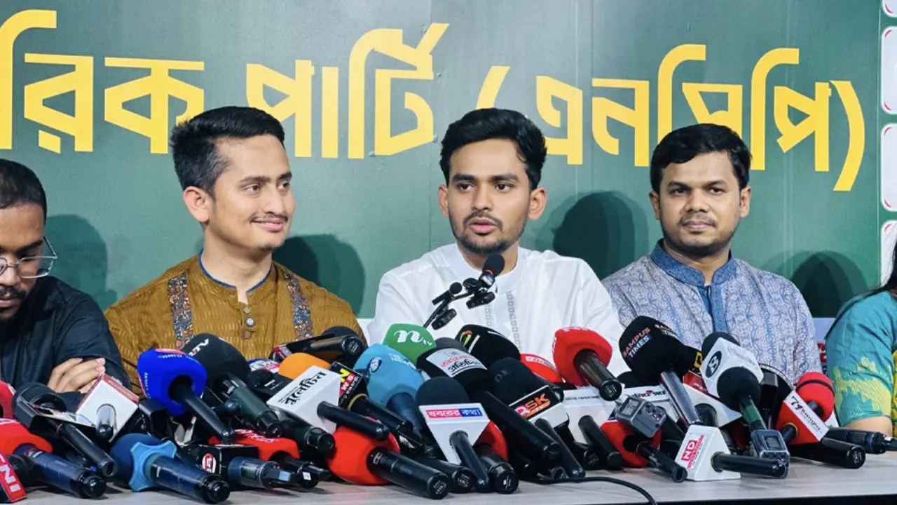 ‘ক্ষমতায় বসেই বিভিন্ন জায়গায় নিজেদের লোক বসানো শুরু করেছে বিএনপি’
