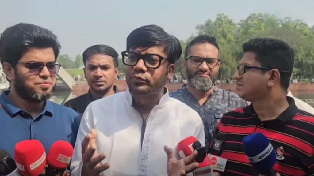 আমি নামাজে গেলেও আতঙ্কে থাকি, জামায়াত ছুরি দিয়ে খোঁচা মারল কিনা: যুবদল নেতা নয়ন