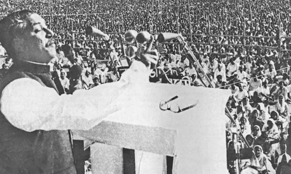 আ. লীগের ভাঙা অফিসে মাইকে বঙ্গবন্ধুর ভাষণ প্রচার