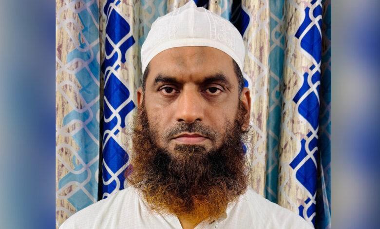 কওমি অঙ্গনের এক মুহাক্কিক আলেমকে ঘিরে চাঞ্চল্যকর একটি ফেসবুক স্ট্যাটাস দিয়েছেন মামুনুল হক