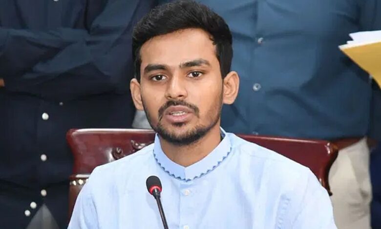 কেউ বেশি ভাড়া নিচ্ছে না, সবাই ফেরেশতা হয়ে গেছে: আসিফ মাহমুদ