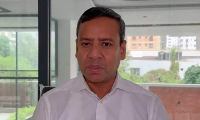 তারেক রহমানের কথিত বন্ধুরা ১৭ বছর কই ছিল, নবীন ফ্যাশন ইস্যুতে রনির প্রশ্ন