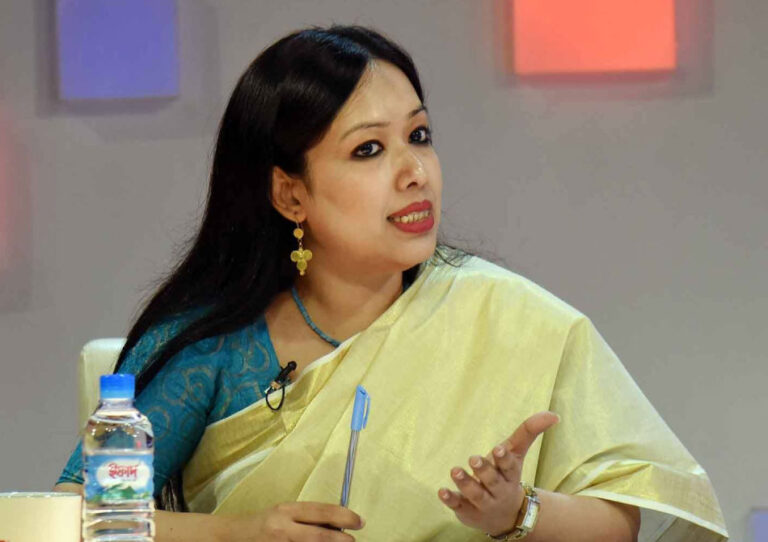 দীর্ঘ ১৭ বছর ধরে একটি ব্যর্থ দলকে ডিফেন্ড করার চাপ থেকে মুক্তি পেয়েছি: রুমিন ফারহানা