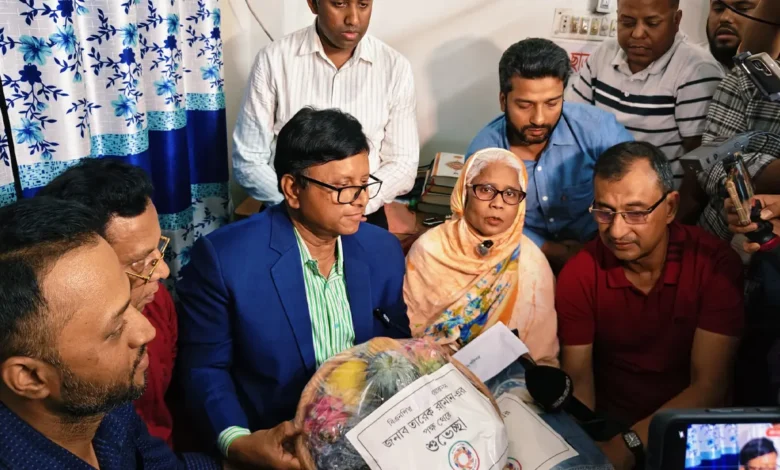 ধানের শীষে ভোট দিতে চাওয়া ‘সেই’ অসুস্থ বৃদ্ধার পাশে প্রধানমন্ত্রী