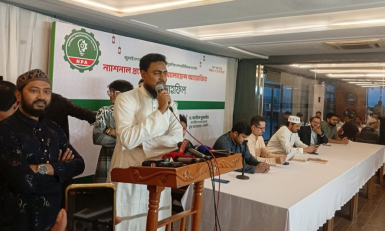 রাষ্ট্রপতিকে পদে রাখা সন্দেহজনক: আখতার হোসেন