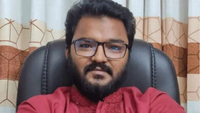 রাষ্ট্রপতির অপসারণের আন্দোলন থামাতে কল দিয়েছিলেন নাহিদ-মাহফুজ: ফারুক