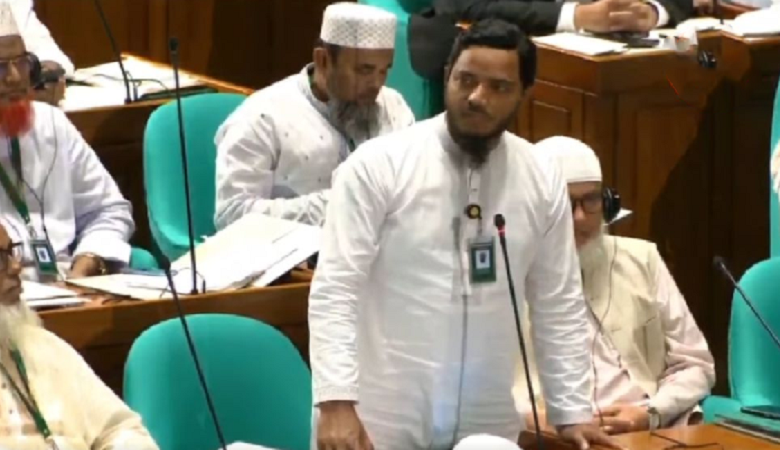 সংবিধান মানতে হলে প্রধানমন্ত্রীর দেশের বাইরে থাকার কথা: মাসুদ