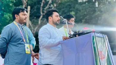 সরকার পুরোনো পথে হাঁটতে শুরু করেছে : নাহিদ ইসলাম