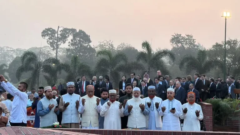 স্বাধীনতা দিবসে স্মৃতিসৌধে বিরোধীদলীয় নেতা শফিকুর রহমানের শ্রদ্ধা