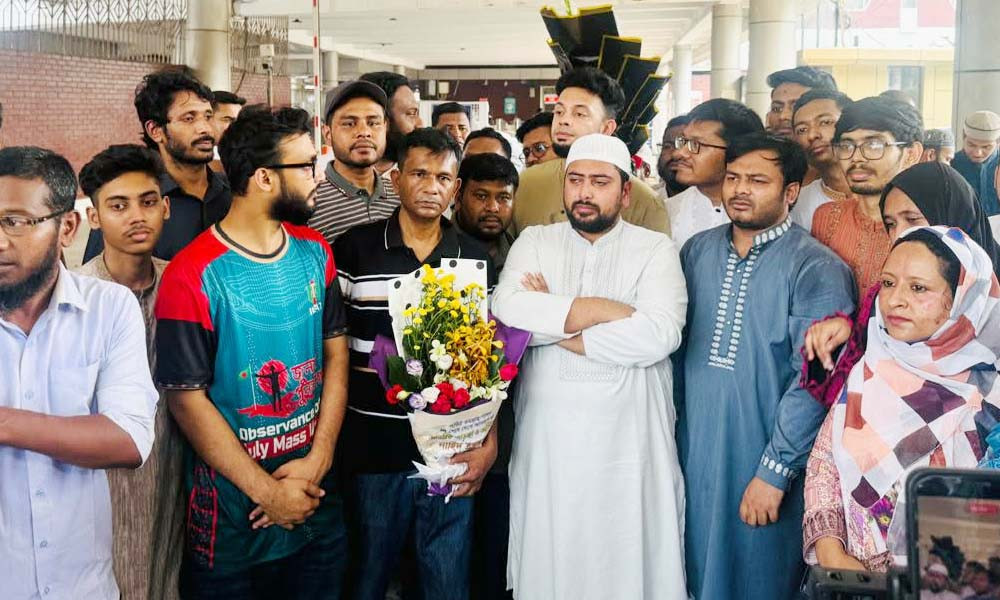 বায়তুলে মোকাররমে উত্তপ্ত পরিস্থিতি: তারেক রহমানের মন্তব্য