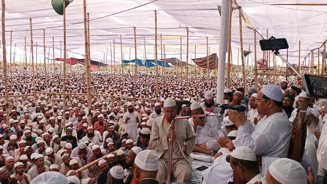 লাখো মুসল্লির ‘আমিন’ ধ্বনিতে শেষ হলো চরমোনাইয়ের মাহফিল