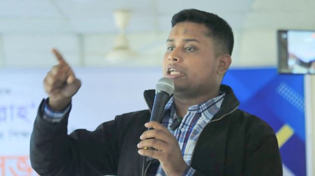 আমাদের হাসিনা ব্যবস্থার সবকিছুই দরকার, শুধু হাসিনা ছাড়া: হাসনাত আবদুল্লাহ