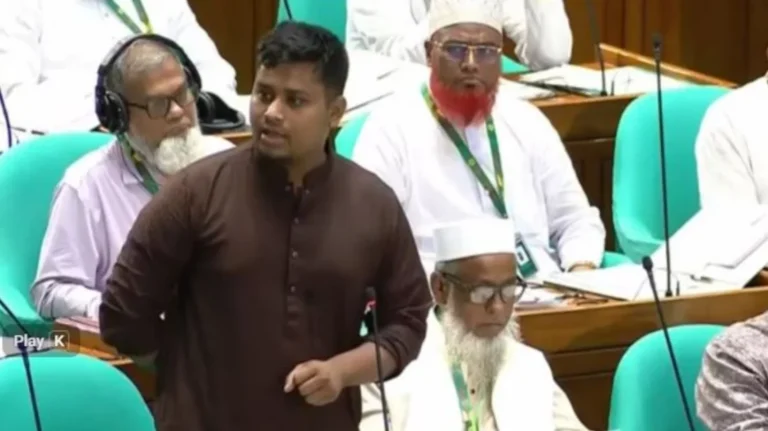 পাম্প বন্ধ হয়ে যাচ্ছে, গাড়ির সারি কি জ্বালানি মন্ত্রী দেখতে পাচ্ছেন না: হাসনাত আবদুল্লাহ