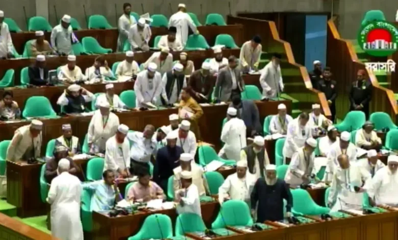 সংসদে বিরোধী দলের ওয়াকআউট | Barta Bazar