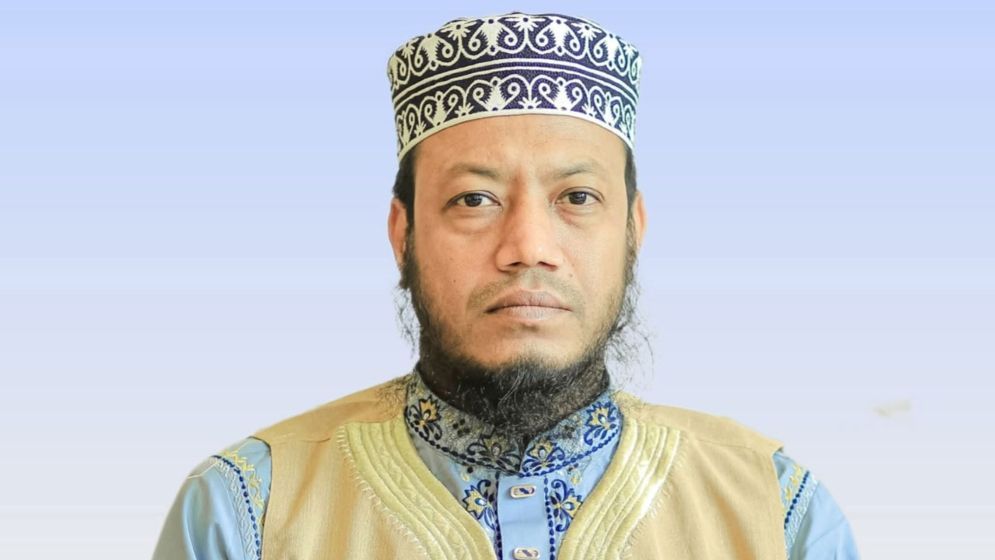 ‘ডানে-বামে ভুঁড়িওয়ালা লোক’ নারী এমপিদের নিয়ে আমির হামজার ‘বডি শেমিং’ মন্তব্যে তীব্র ক্ষোভ